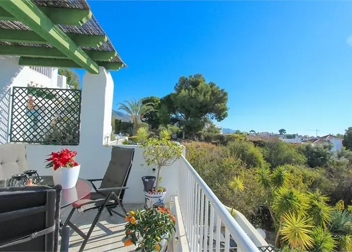 Сasa de vacaciones Amazing 3 Bedroom Townhouse With Sea View, Nerja