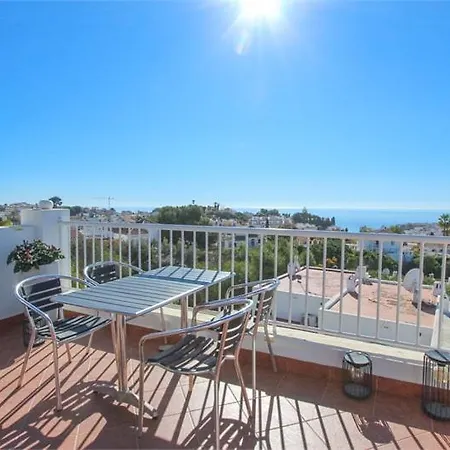 Amazing 3 Bedroom Townhouse With Sea View, Holiday home *
