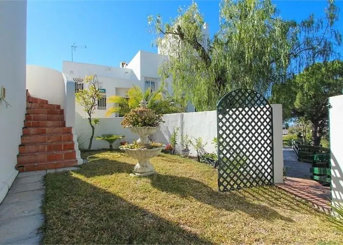 Amazing 3 Bedroom Townhouse With Sea View,