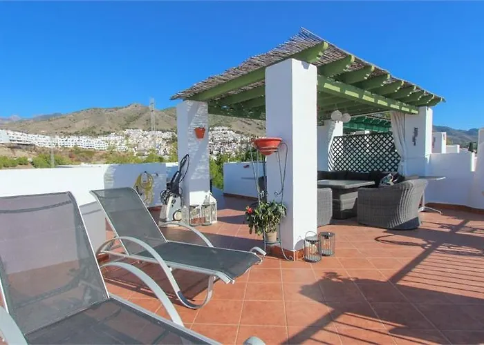 Feriehus Amazing 3 Bedroom Townhouse With Sea View, *