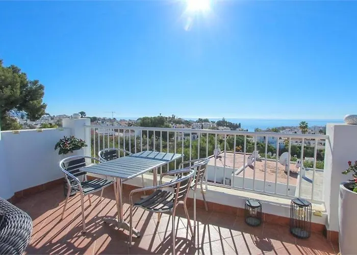 Amazing 3 Bedroom Townhouse With Sea View, Feriehus *
